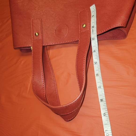CBOCS  Red Satchel Purse w/Matching Zip Cosmetic Bag Suede Like Lining E.U.C. - Picture 9 of 13